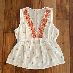 Beautiful embroidered Lucky Brand top. Size small